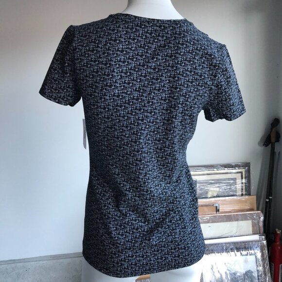 Lord & Taylor Casual Sht Slv Crew Neck Print Pattern Top Black + Gray Sz S NWT - Picture 2 of 5